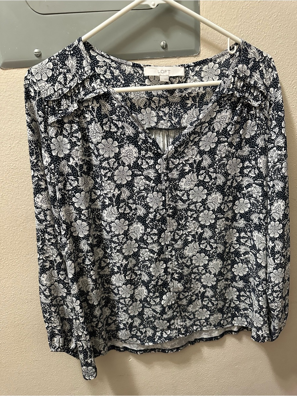 LOFT Navy and White Floral Button-Front Blouse